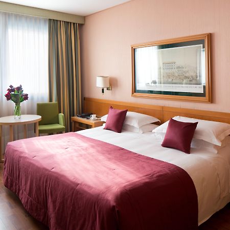 สตาร์โฮเต็ล เพรสซิเดนท์ Hotel เจนัว ภายนอก รูปภาพ