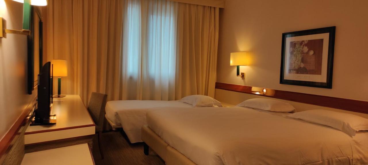 สตาร์โฮเต็ล เพรสซิเดนท์ Hotel เจนัว ภายนอก รูปภาพ